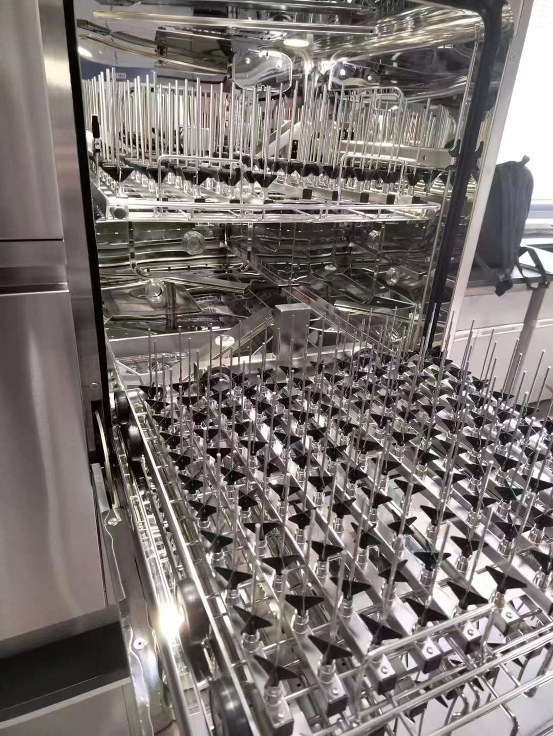 化工企業(yè)喜瓶者洗瓶機使用采訪(fǎng)
